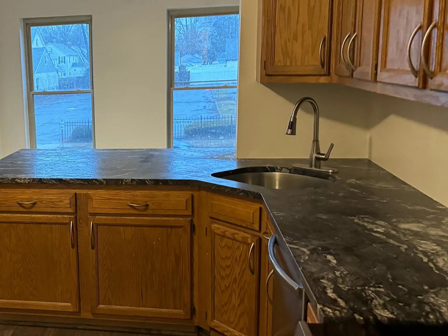 140 Kane St — Photo 1