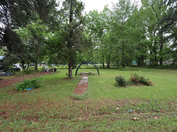 1203 Hampton St, Warren, AR 71671