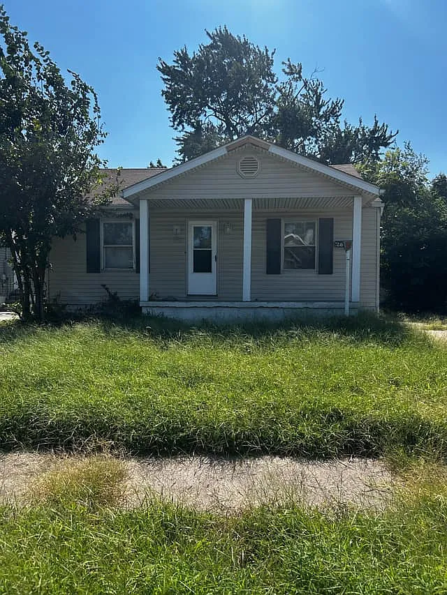 2 bed, 870 sqft, $650 — Photo 1