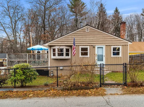 57 Richardson Ave, Dracut, MA 01826