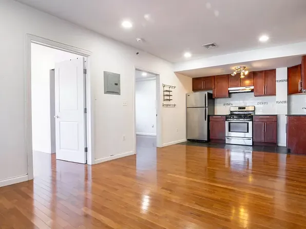 1086 Broadway image 1 of 6