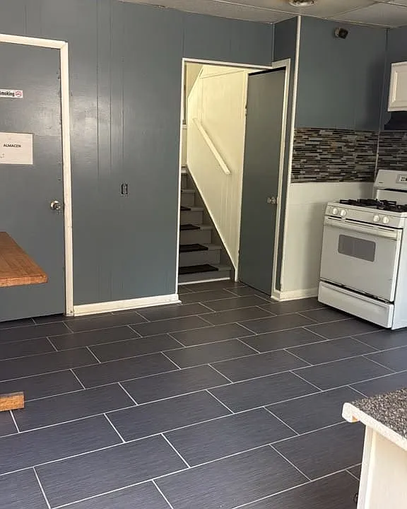 7911 Dearborn Ave #7911