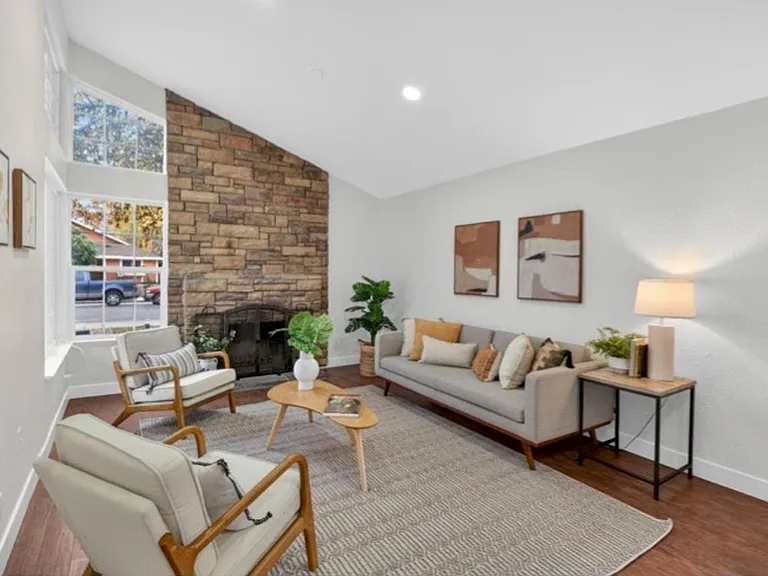 1373 Grendel Way — Photo 4