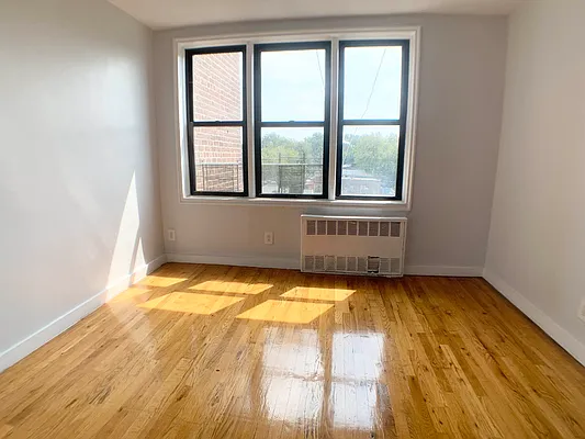 Rented by Premier One Realty LLC | media 15