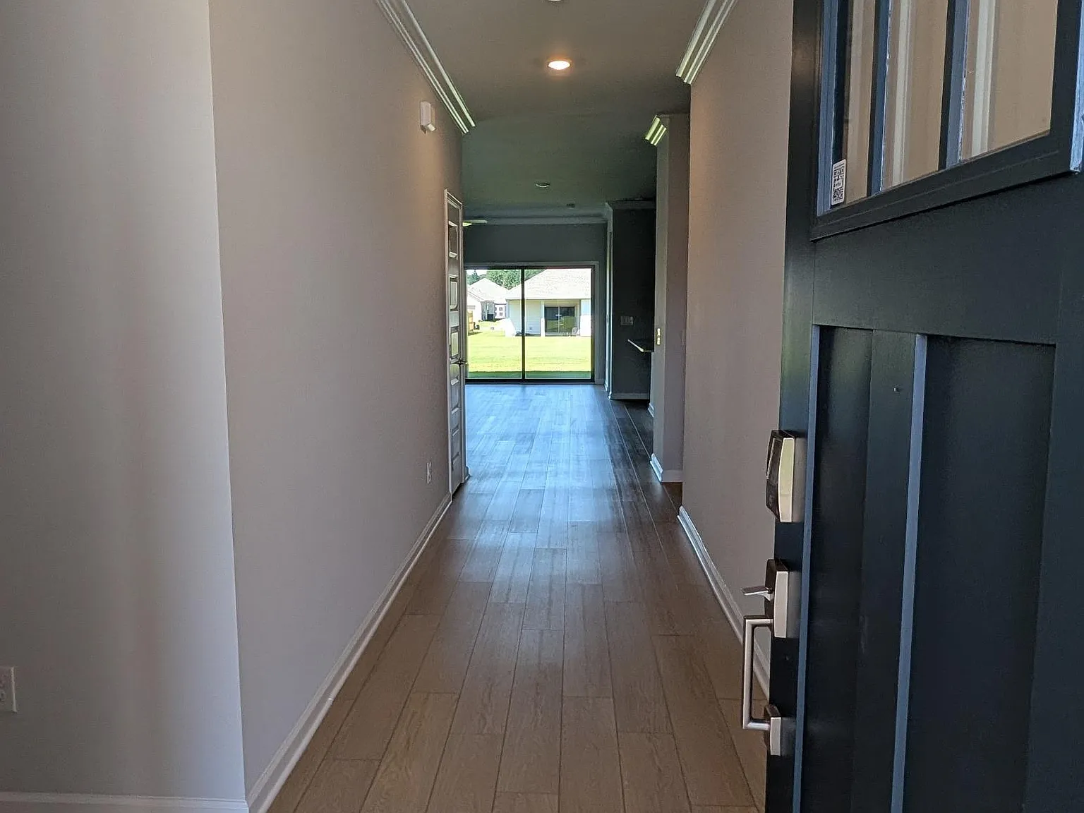 4 bed, 3.0 bath, 1938 sqft, $1,995 — Photo 3