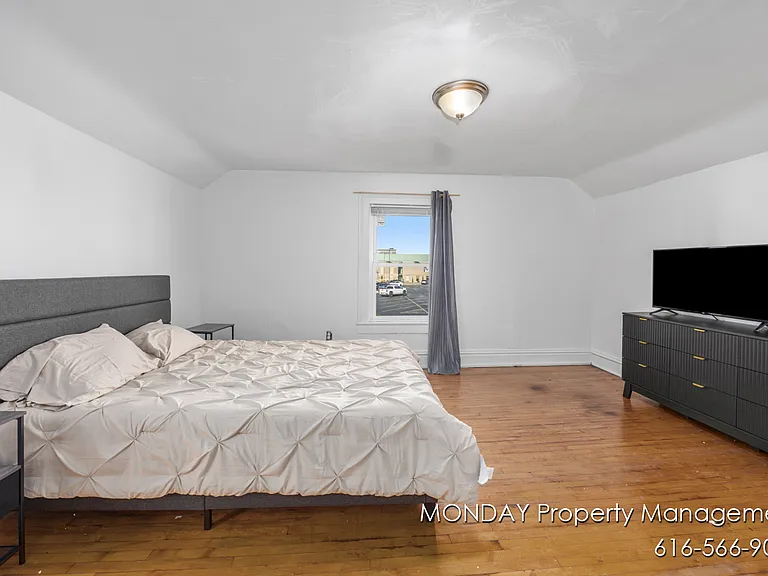 263 W Muskegon Ave #1 — Photo 6