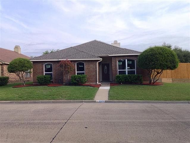 1st image of 2029 Oak Creek Ct