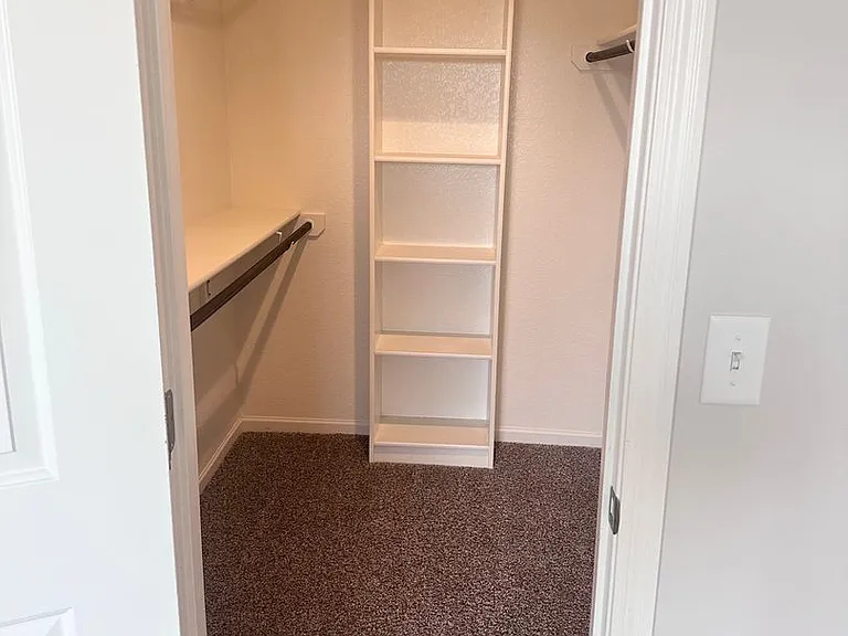 1540 NE Erin Ct — Photo 12