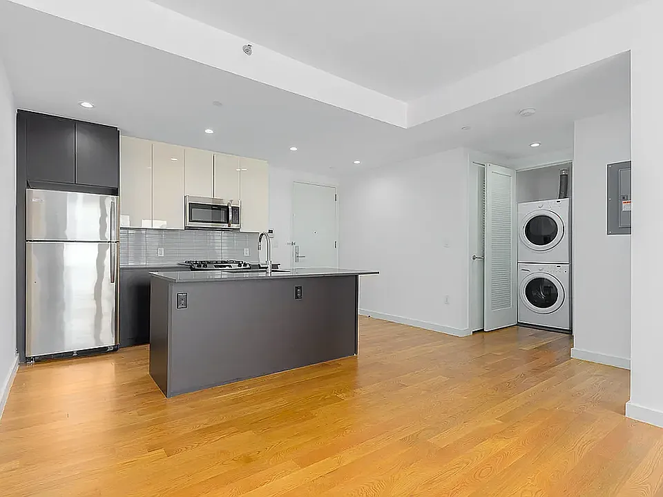 31-43 Vernon Blvd #615A