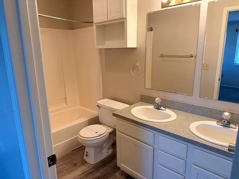 1325 W Nottingham Cir — Photo 11