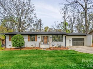 5841 Donegal Dr, Charlotte, NC 28212