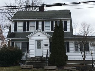 9 Iroquois Rd, Ossining, NY 10562