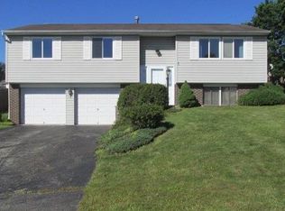 228 Quail Dr, Greensburg, PA 15601