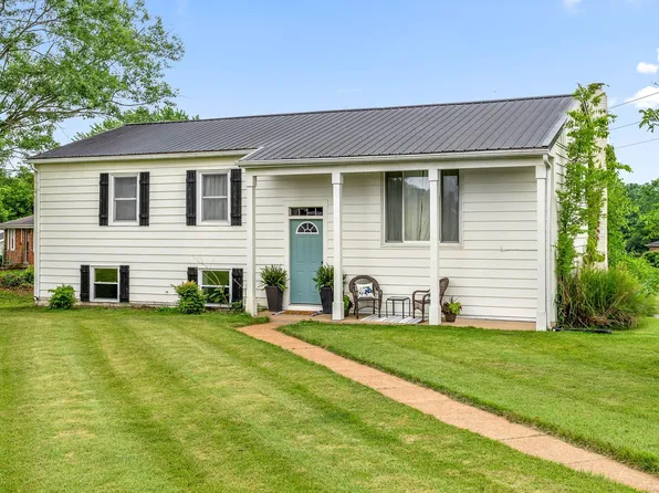 201 W Meadow Dr, Clarksville, TN 37043