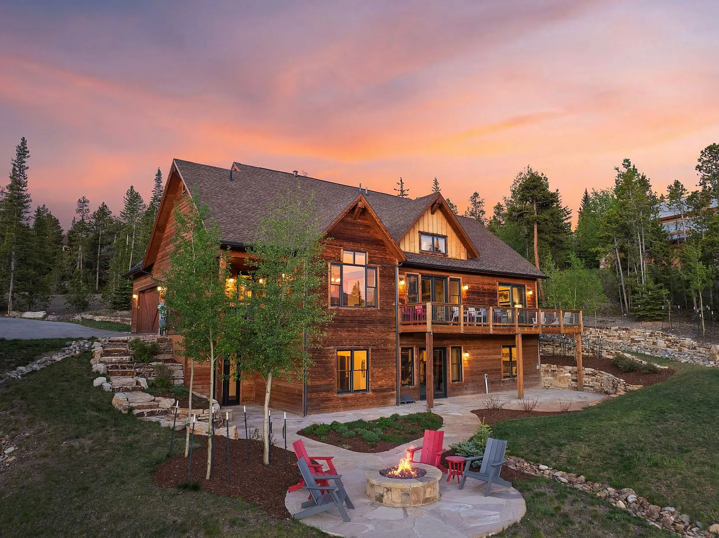 Luxury 5 Bedroom and 4 Bath on 5 Acres Available for Holiday Season! 1 to 2 Month Term. — Photo 2