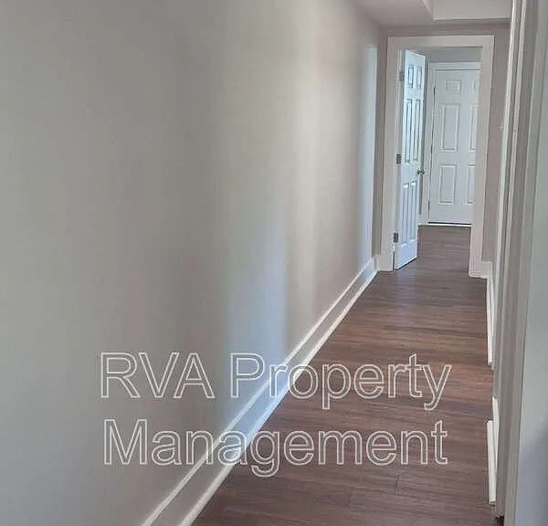 600 N 32nd St #B — Photo 4