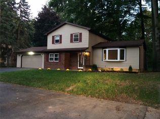 691 Regina Dr, Webster, NY 14580