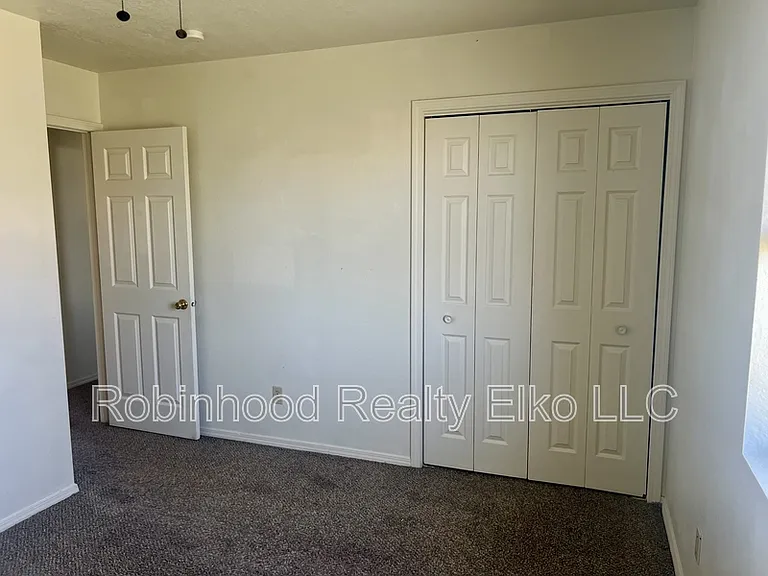 132 Flora Pl — Photo 22
