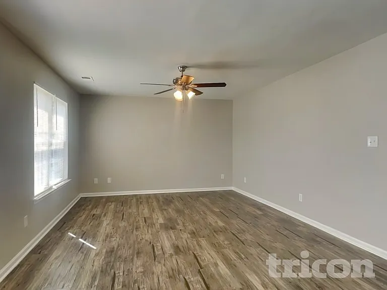 2120 Ballingarry Dr — Photo 2