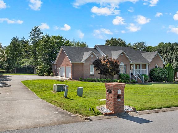 4th image of 451 Bell Dr W