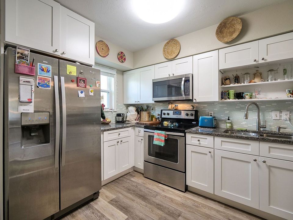 1st image of 126 13th Ave S APT 2