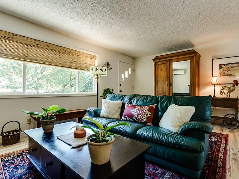 2801 Ferndale Dr — Photo 9