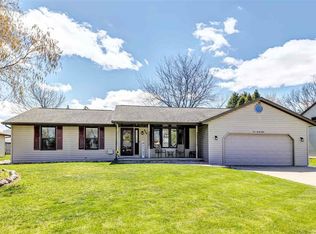 428 S Fox Croft Dr, De Pere, WI 54115