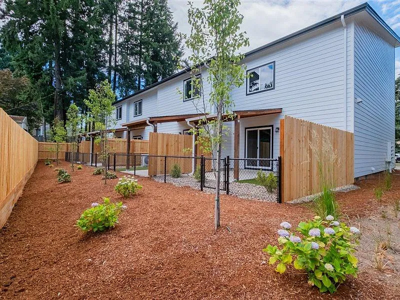 1396 Overlook Ave NW — Photo 3