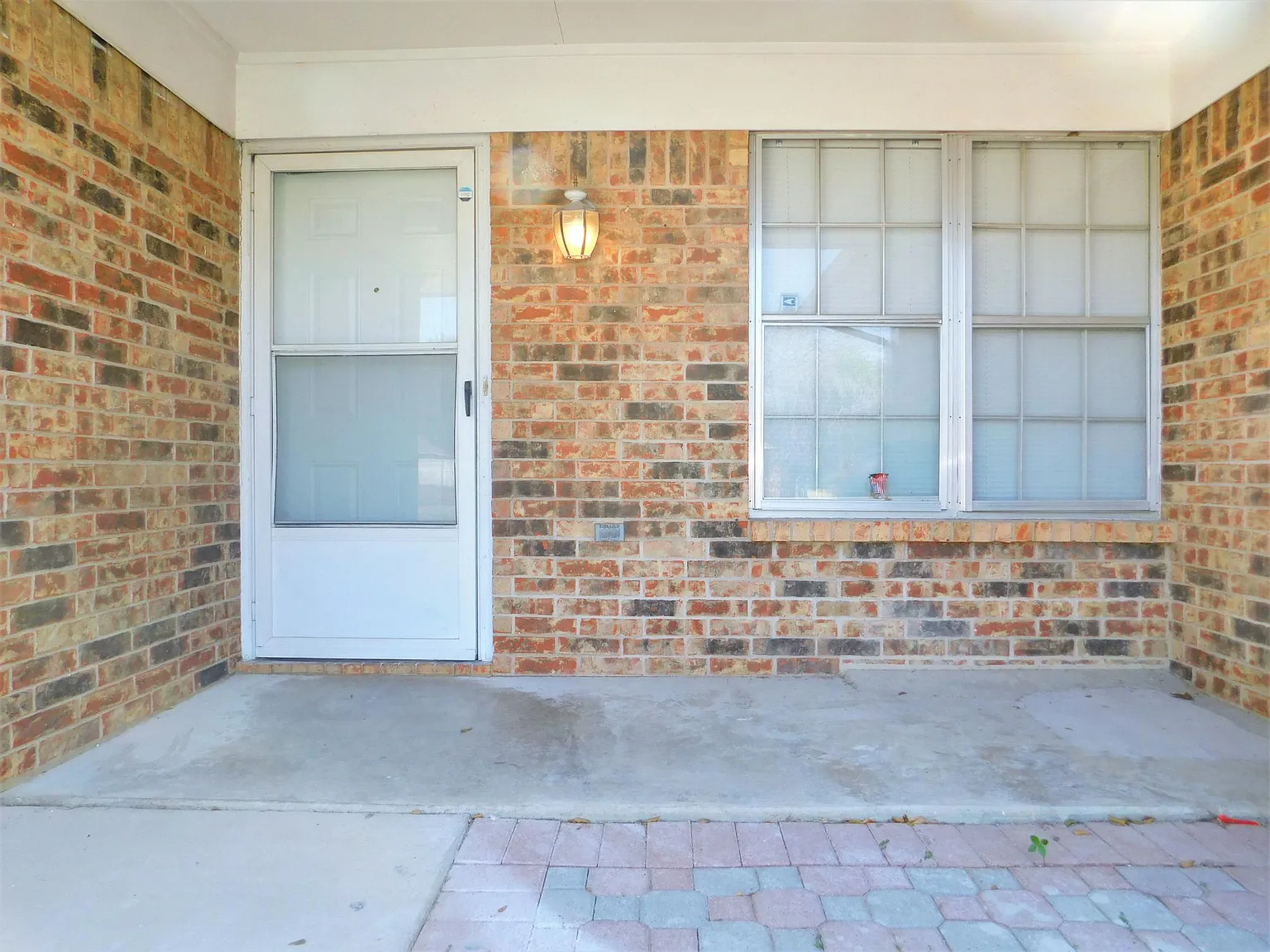 4 bed, 1727 sqft, $1,995 — Photo 3