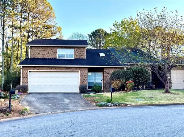 4148 Fawn Ct, Roswell, GA 30068