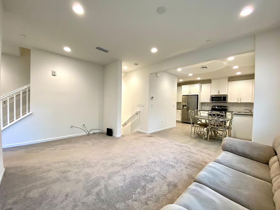 Living room & Dining Room