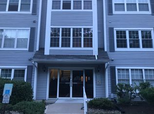 804 Meadow Ct, Helmetta, NJ 08828