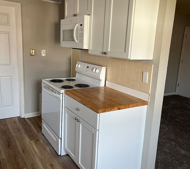 1st image of 752 Demaret Dr #A