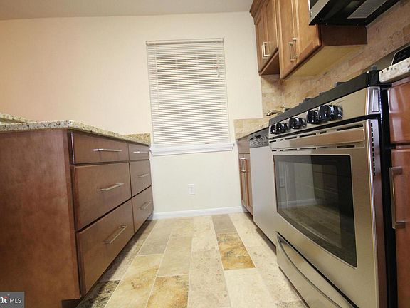 5th image of 414 N Granada St