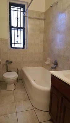 Rented by Lang Realty LLC | media 10