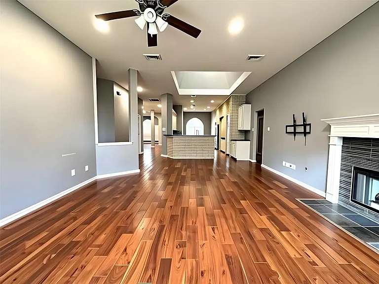 1423 Greenway Village Dr — Photo 8