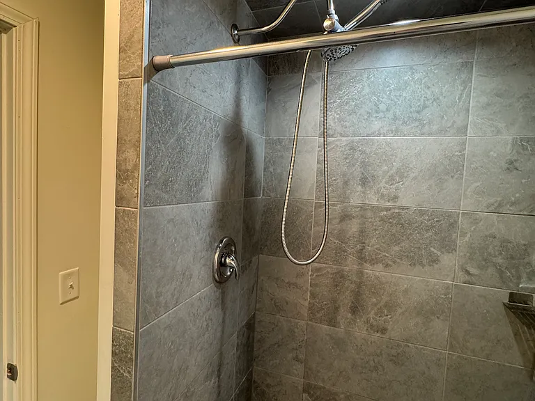 220 W Williams St — Photo 25