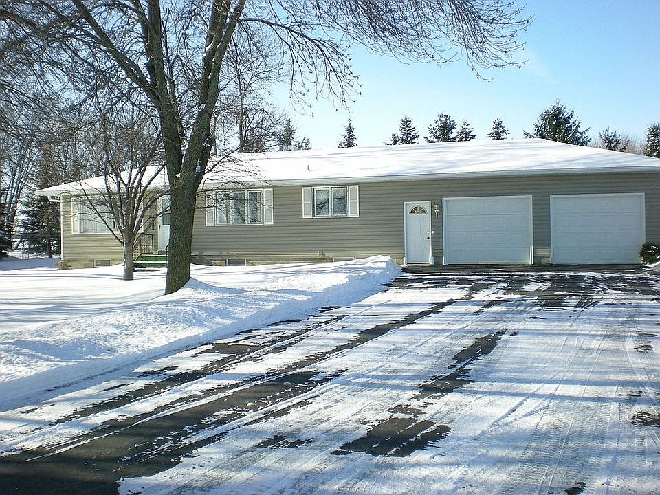 Well Maintained 3 BR Rambler!