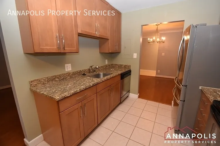 302 Hilltop Ln #C — Photo 4