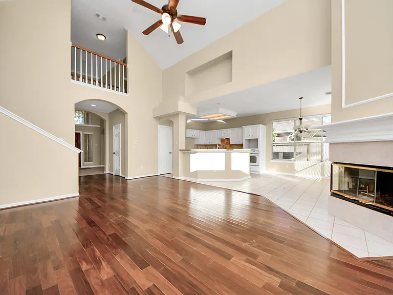 323 N Esplanade Ln — Photo 8