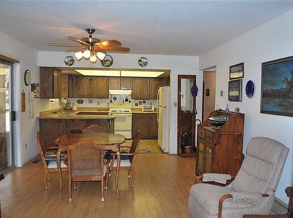 Kitchen/ Dinning Room