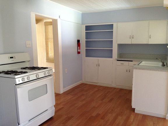 3rd image of 315 Grant St