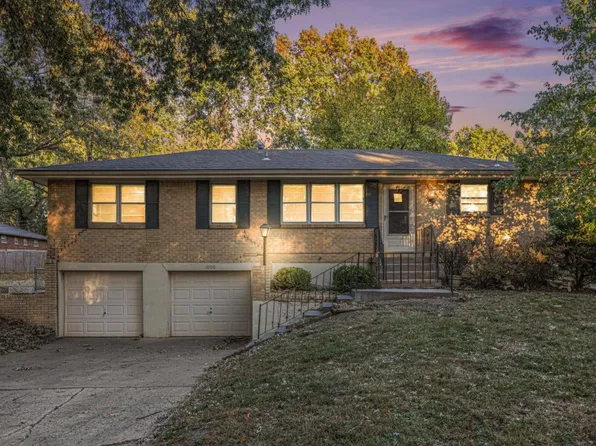 1008 SW 14th Street Ter, Blue Springs, MO 64015