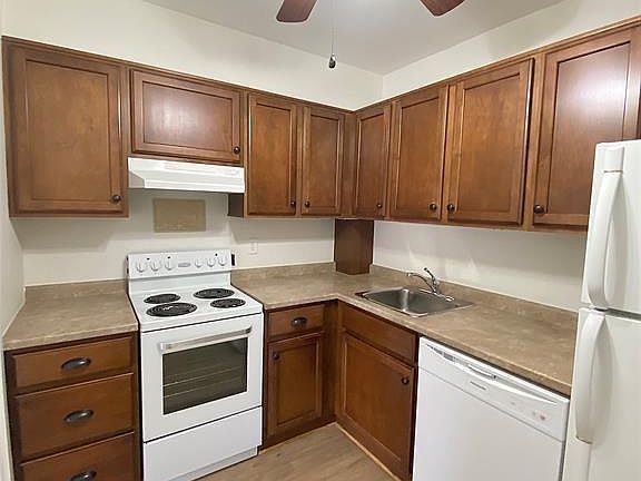 4th image of 8591 Riverside Dr E #805