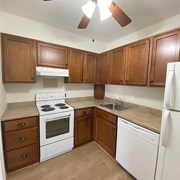 8591 Riverside Dr E #805 — Photo 4