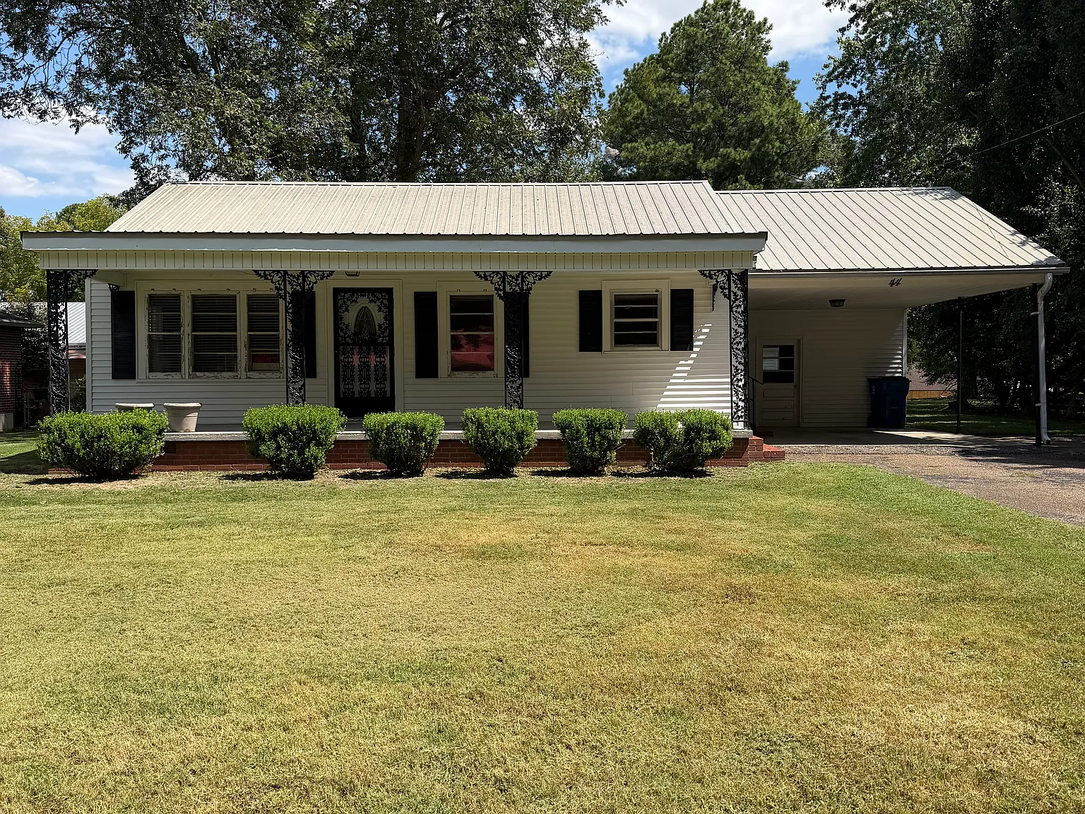 2 bed, 952 sqft, $1,200 — Photo 1
