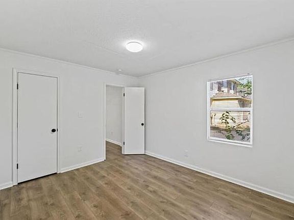 3rd image of 1133 2nd Ave N #1133