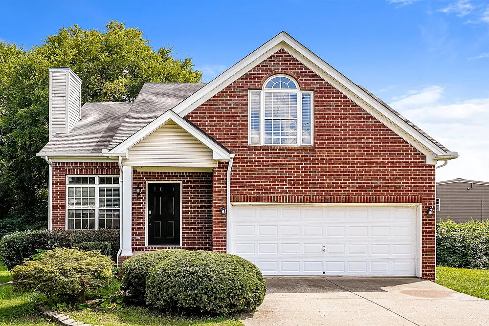 4 bed, 2.0 bath, 1737 sqft, $2,380 — Photo 1
