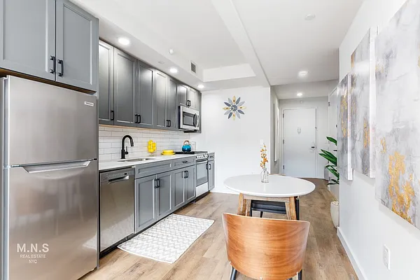 Rented by MNS | media 20