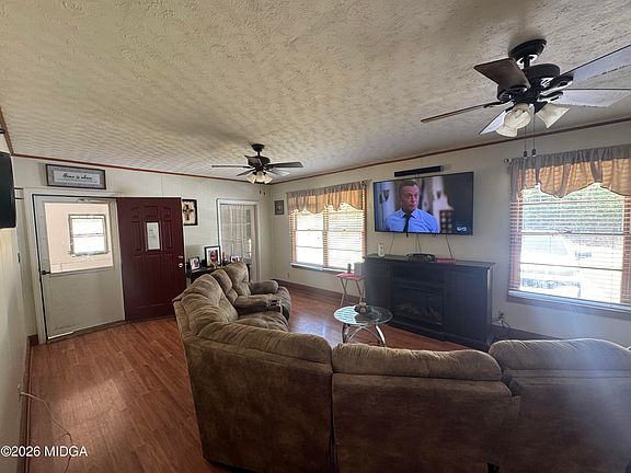 2nd image of 558 Old Brent Rd